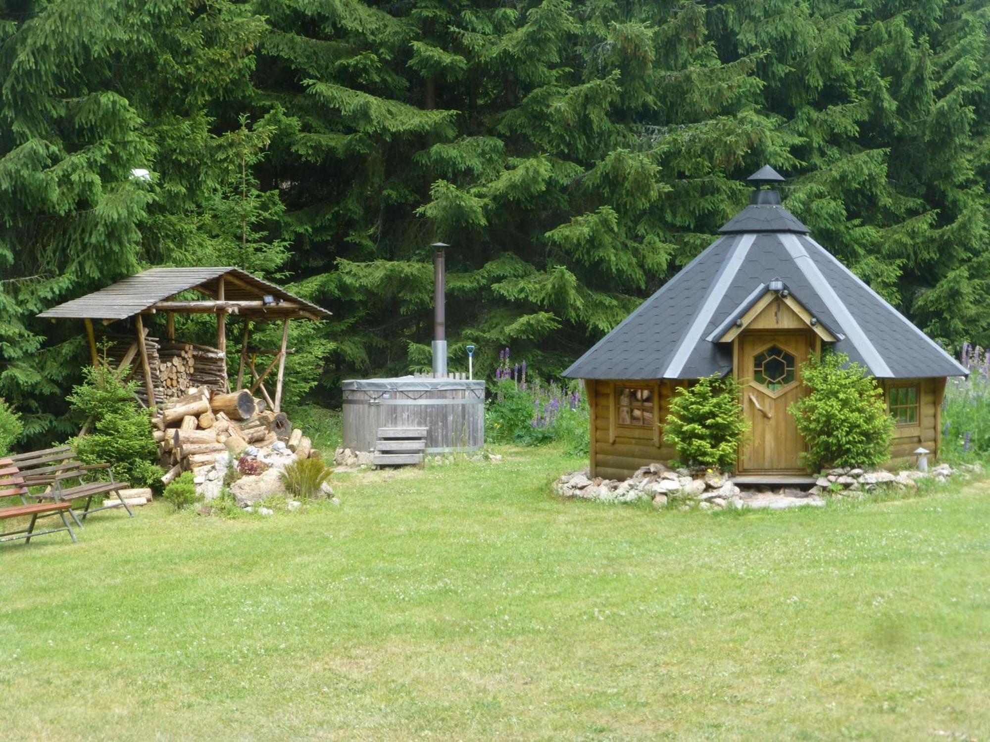 Holiday Home With Shared Pool In J Gersgr N Bad Reiboldsgrün Eksteriør billede